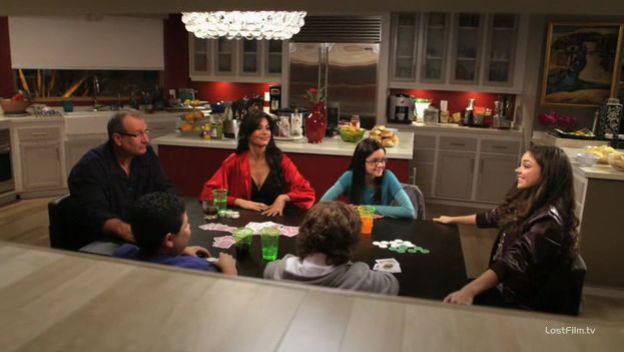 Modern.Family.S01E08.rus.LostFilm.TV - (10.11.73).jpg