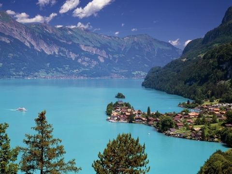 Lake Brienz, Iseltwald, Switzerland.jpg