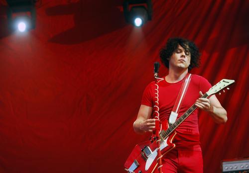 Jack-White-white-stripes-VEA6_o_tn.jpg