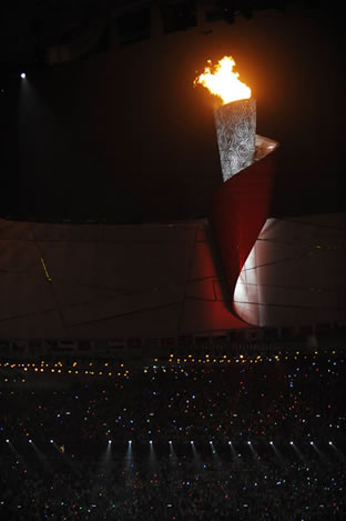 2008-beijing-olympic-the-big-torch.jpg
